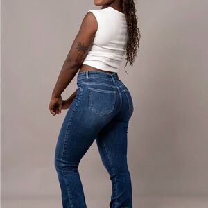 FITJEANS Flared Mid-rise - Sapphire Blue